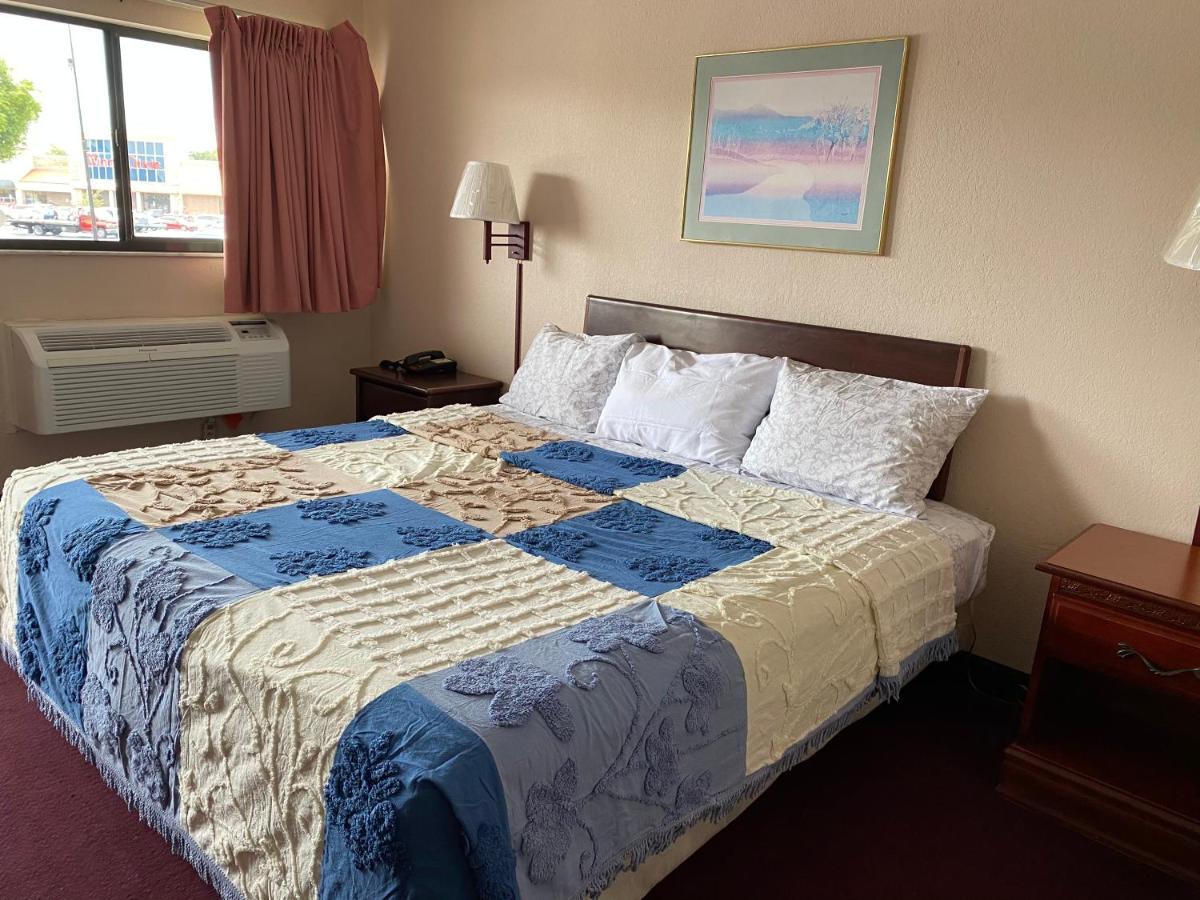 Regency Inn Fern Park Екстериор снимка