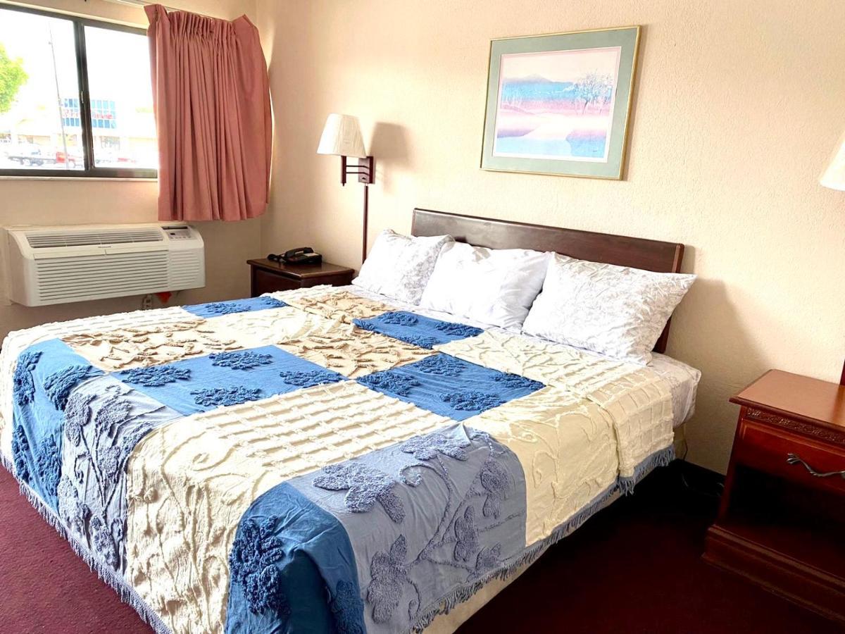 Regency Inn Fern Park Екстериор снимка